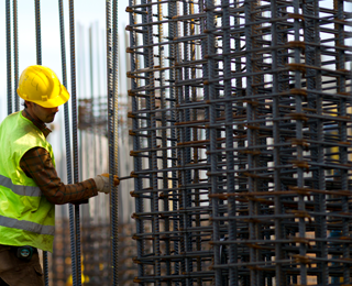 الحديد والملحقات المعدنية